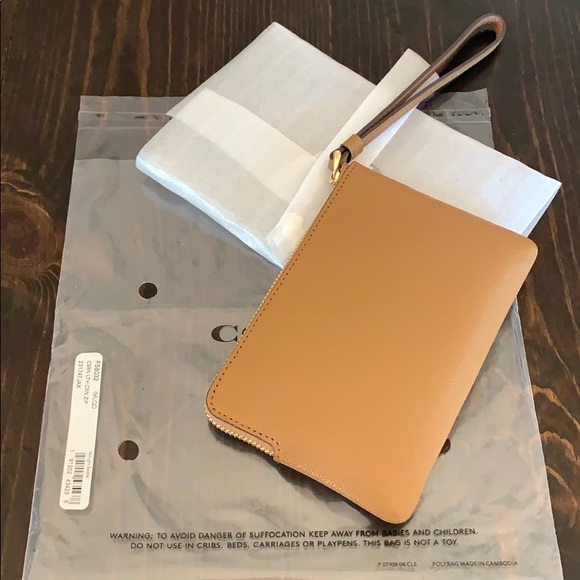 COACH!! NWT! Gorgeous Carmel wristlet!!! - Picture 5 of 8